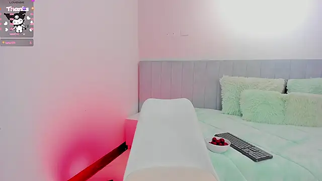alixxx_skinny's Webcam Show