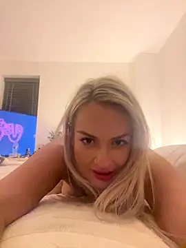Seductive-SkyeXXX's Live Sex Cam Show