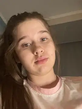 HornyGirlH's Live Sex Cam Show