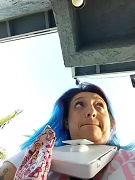 HELLOSKLA's Webcam Show