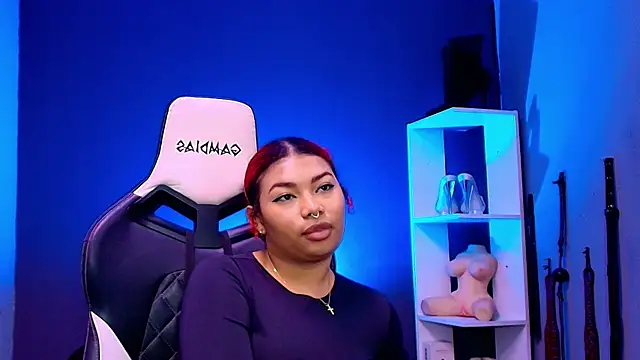 JadaRoberts Adlı Modelin Web Kamerası Şovu