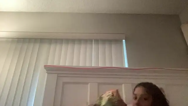 sweetnjuicyyy's Webcam Show