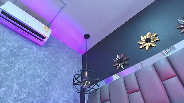 kissme_luna's Live Sex Cam Show