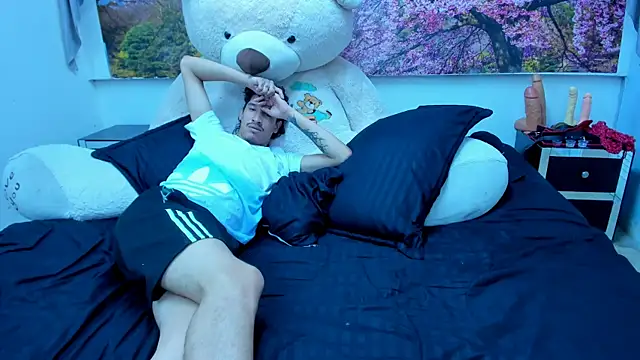 Bvlgar_Guys' Webcam Show