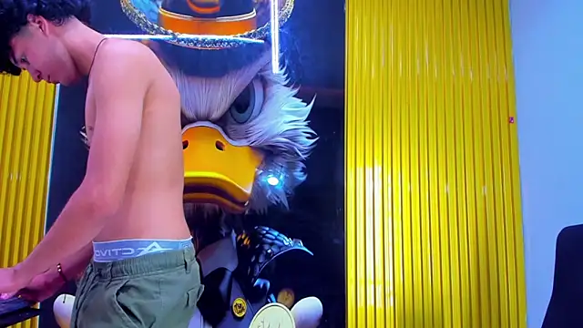 luisc_bigcock_'s Webcam Show