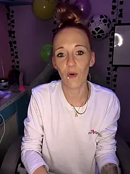 Purple2StayThnxx's Webcam Show