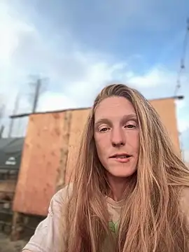GoldenFlameGoddess' Webcam Show