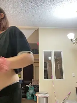 SafeinouterSpace's Webcam Show