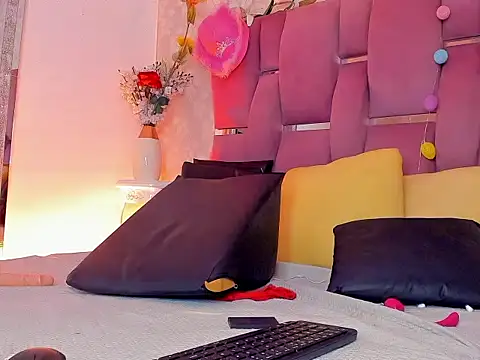 Vayoolen_1's Webcam Show