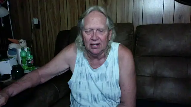 OldLadySara's Webcam Show