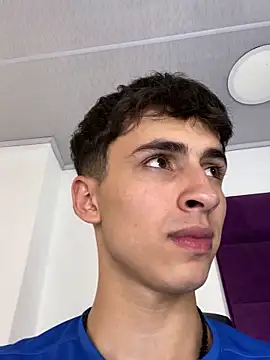 AdrianRinaldi's Live Sex Cam Show