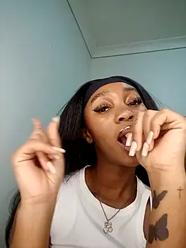 Hannah_107's Webcam Show