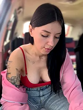 JulliaVegas' Live Sex Cam Show