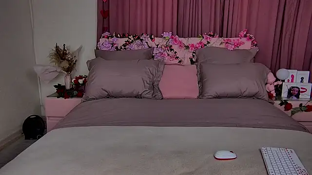Cosmic_Sia's Webcam Show