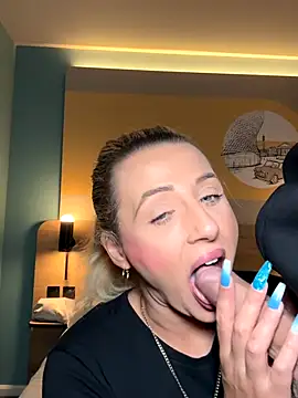 Strongqueen's Webcam Show
