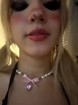 SweetBunnyGF's Live Sex Cam Show
