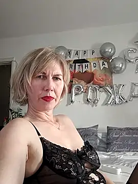 stellahere8's Live Sex Cam Show