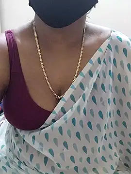 MrsNayoni77's Live Sex Cam Show