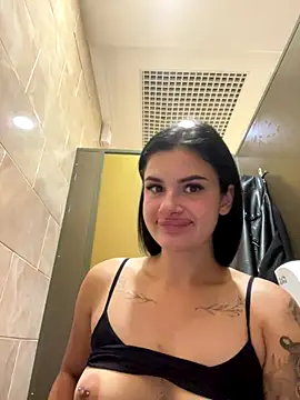 MiraReach's Live Sex Cam Show