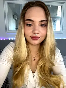 LunaMillie's Live Sex Cam Show