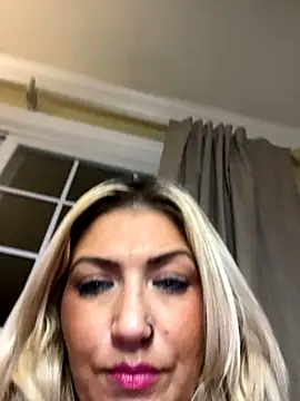 LittleMissEeve's Live Sex Cam Show