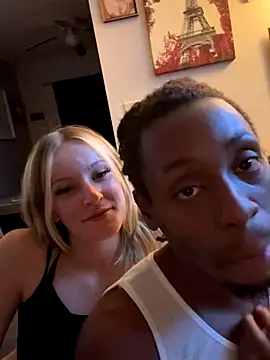 xoxooloveee's Live Sex Cam Show