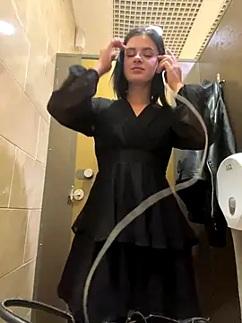 MiraReach's Live Sex Cam Show