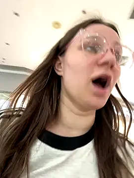 MiniVi's Live Sex Cam Show