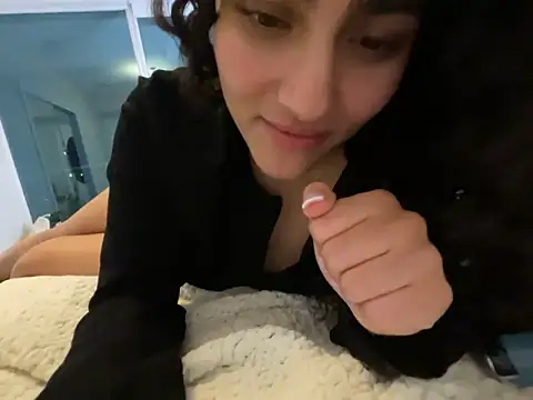 silkygemm's Live Sex Cam Show