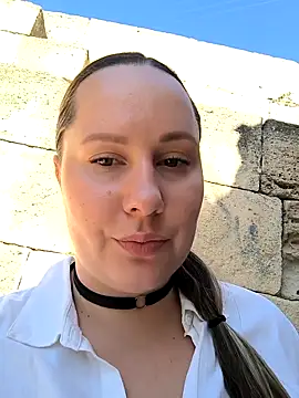 Mona_Plus' Webcam Show