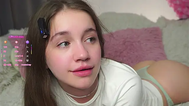AmiLewis' Live Sex Cam Show