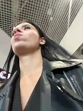 MiraReach's Live Sex Cam Show