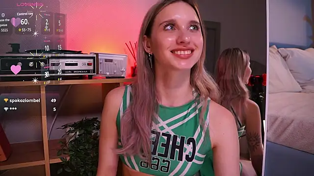ElaraBlush's Live Sex Cam Show