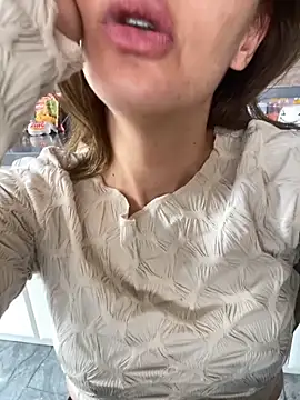 PhotomodelKezban's Live Sex Cam Show