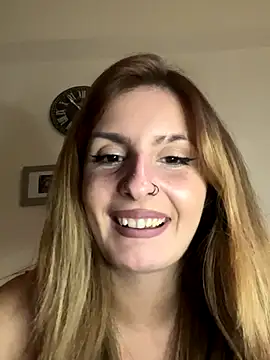 Sexy_Bulgarian_woman's Live Sex Cam Show