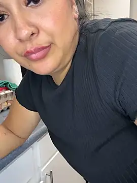 latina_curvy22 webkamerás műsora