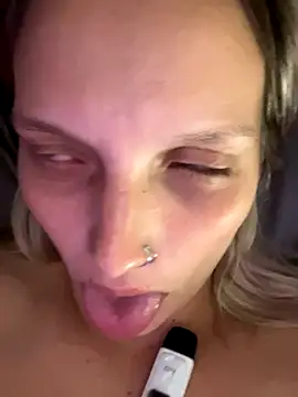 justpeachybaby's Live Sex Cam Show