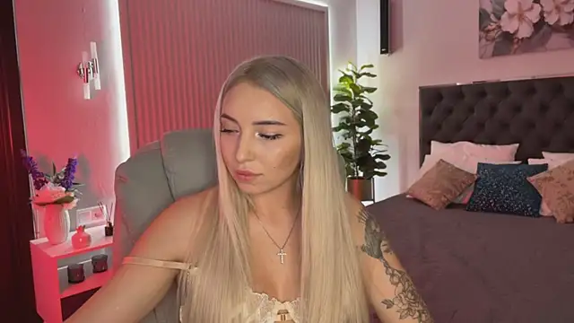 OhMyEmma's Live Sex Cam Show