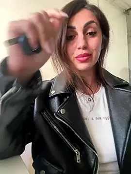 EmaSkyes' Webcam Show