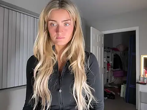 meggsworld: вебкам-шоу