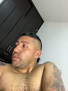 JuanZapata33's Webcam Show