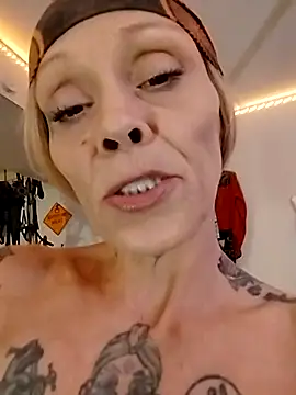 MommyMisfit's Webcam Show