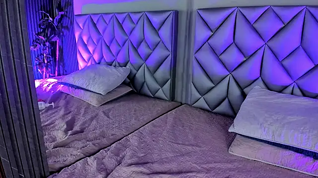 Kitty_Dollyy's Webcam Show