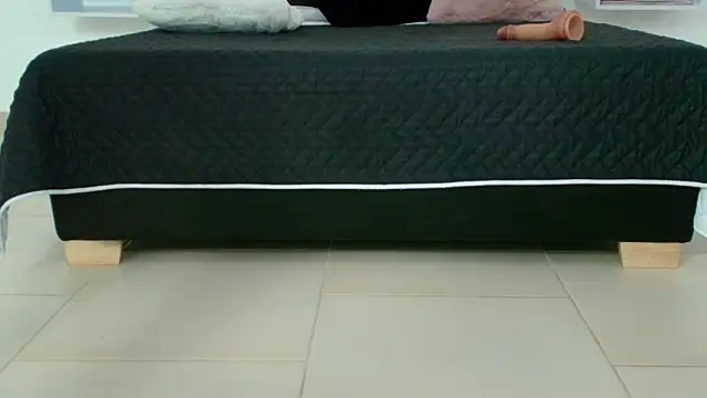 cherry_juicyxxx's Webcam Show