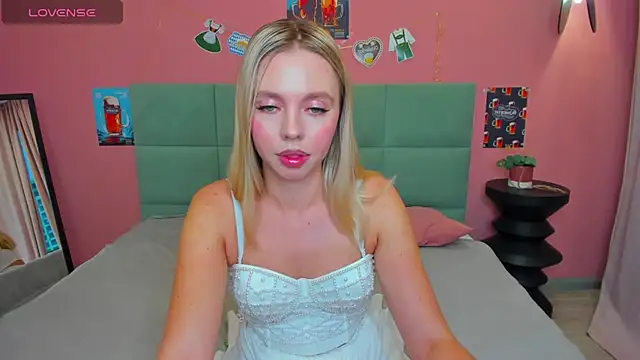 TessaAdorable's Webcam Show