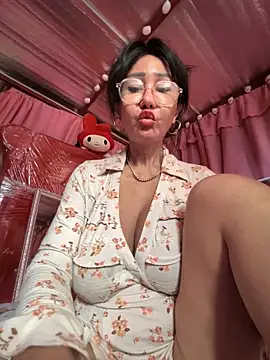 sweetieme's Webcam Show