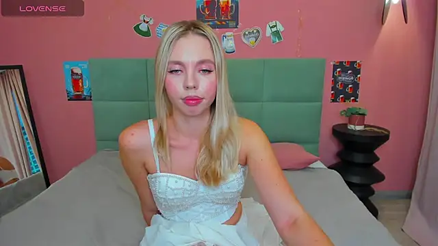 TessaAdorable's Webcam Show