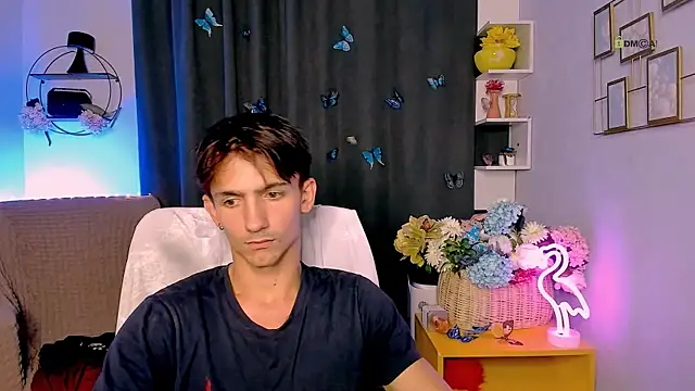 tobi_yours' Webcam Show