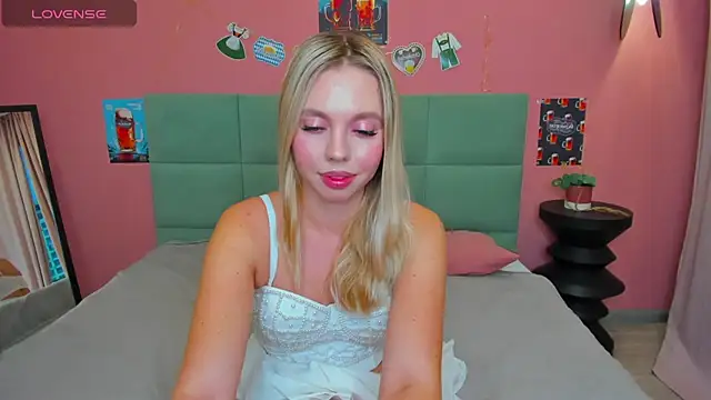 TessaAdorable's Webcam Show