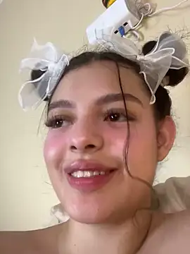 AriaHeavenss' Webcam Show